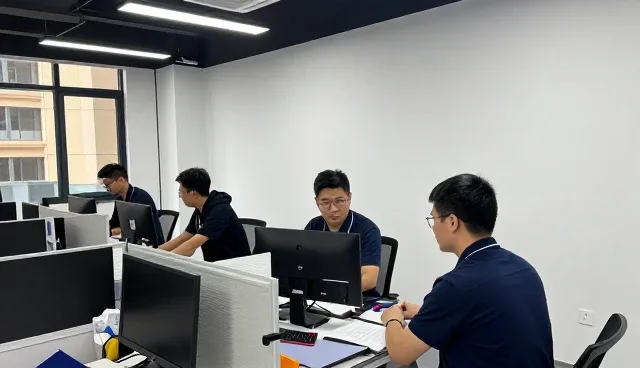 定制衣柜满足不同客户的多样需求